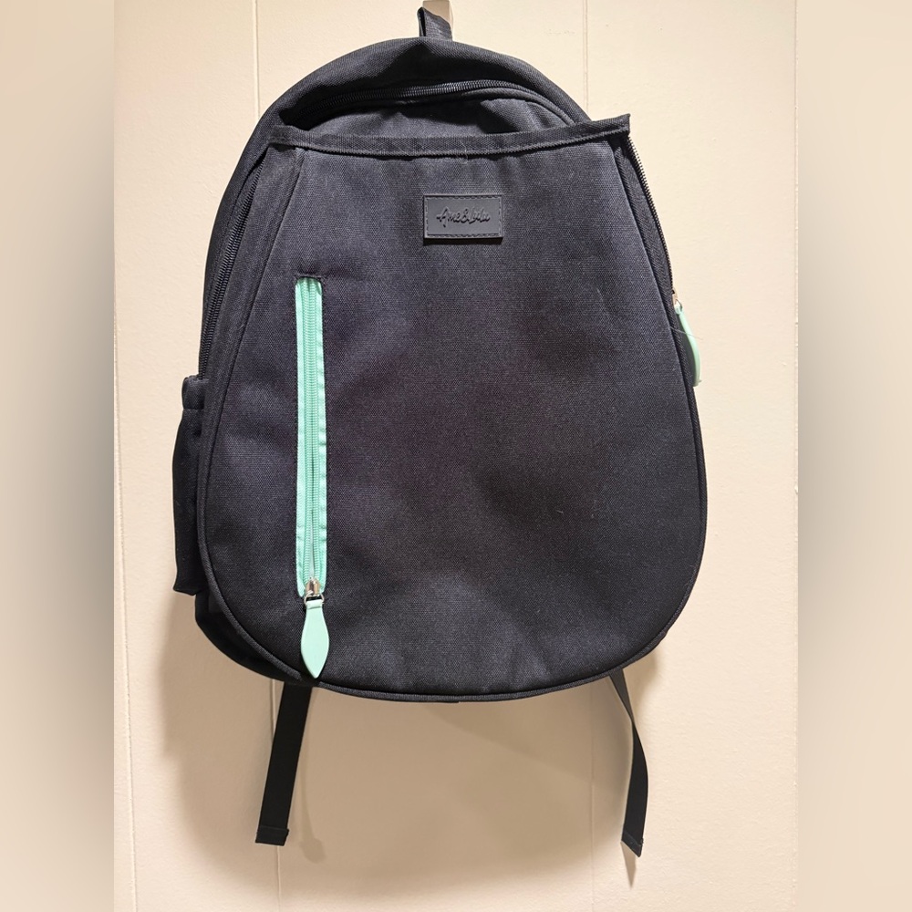 Ame & Lulu Courtside 2.0. Tennis Backpack